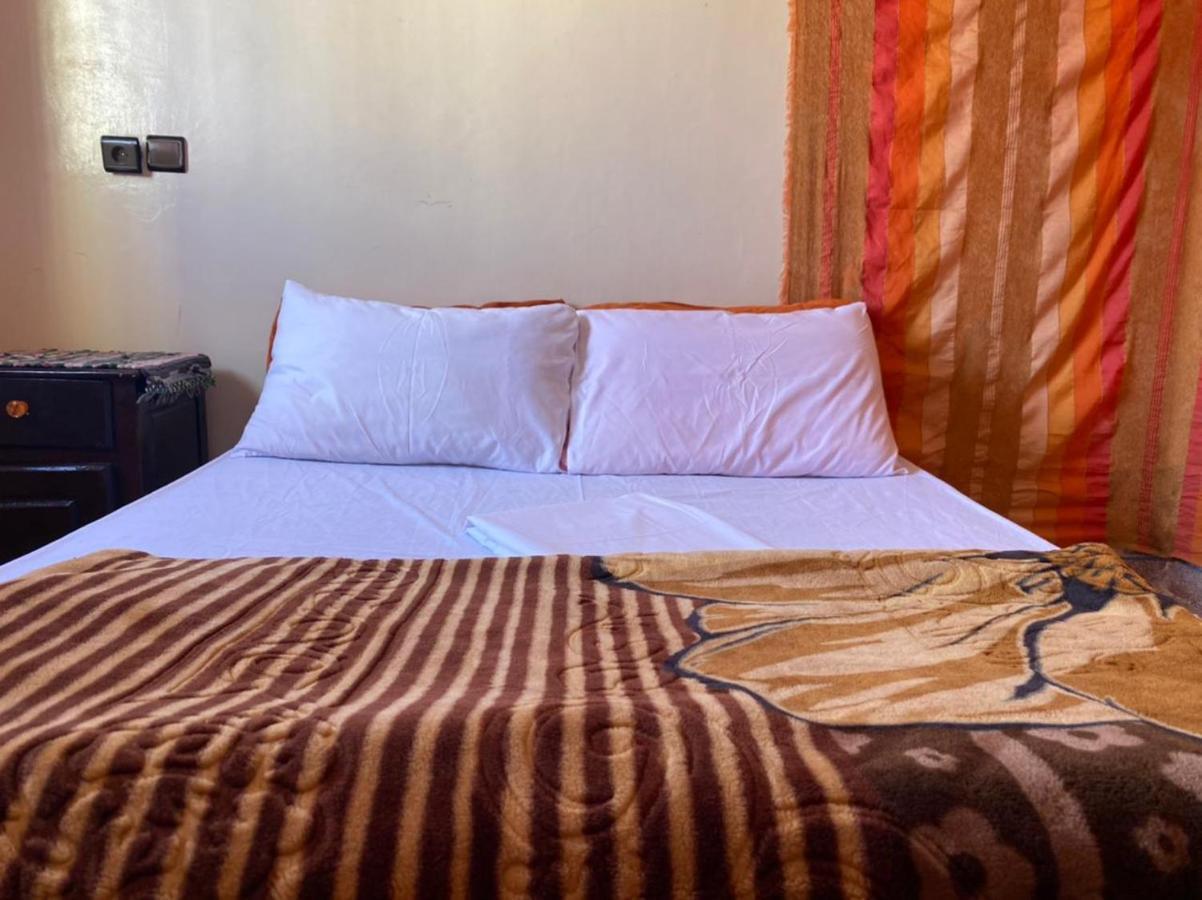 Emallayan Hostel Імсуане Екстер'єр фото