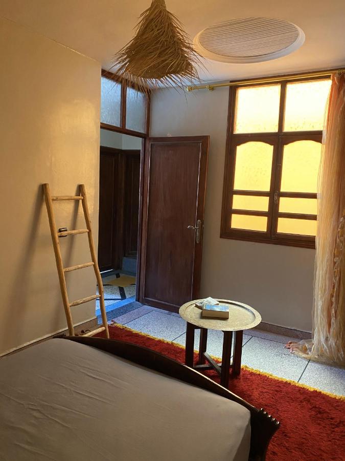 Emallayan Hostel Імсуане Екстер'єр фото